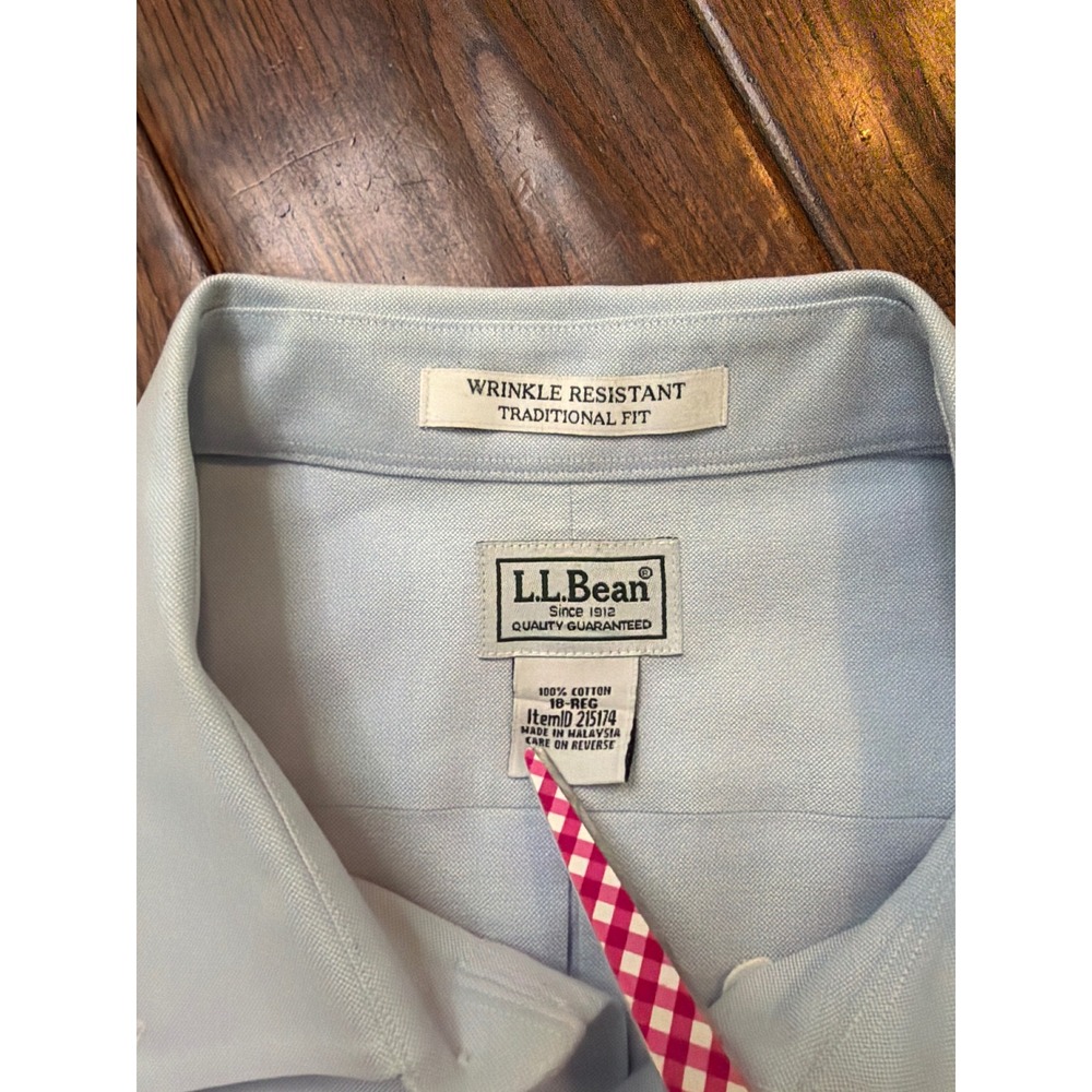 LL‎ Bean Mens Light Blue Wrinkle Resistant Oxford Shirt Short Sleeve 18 Reg - Picture 3 of 5